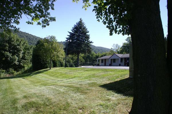 Appalachian Motel Vernon Exterior foto